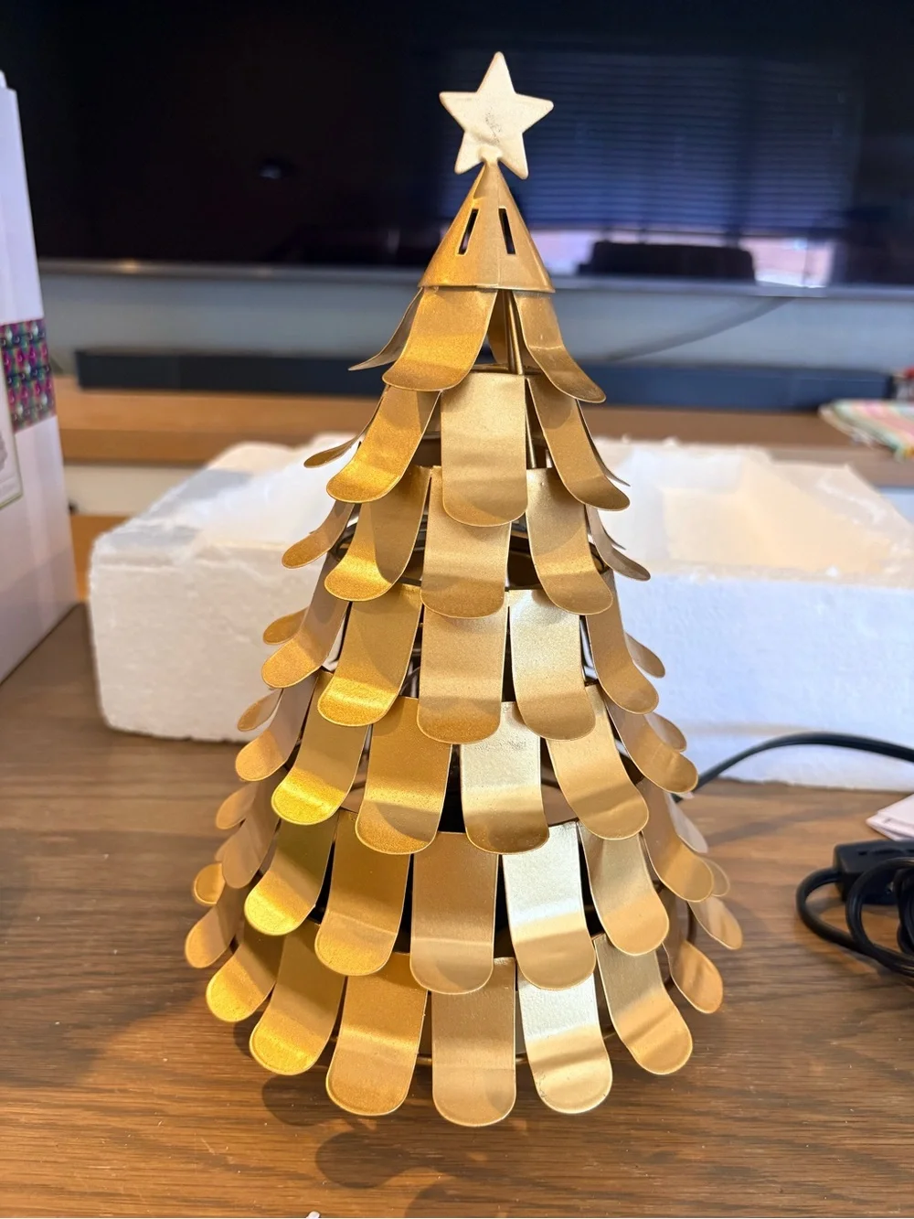 Scentsy Gold Christmas Tree Wax Warmer - “Treetops Glisten”
